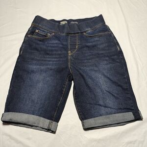 Signature by Levi Strauss & Co Gold Women's Totally Shaping Pull-on Bermuda 6-28